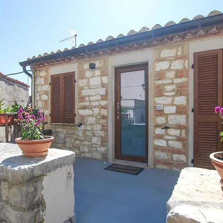 Prázdninový dům Lovely In Castelletta Precicchie